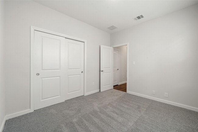 Building Photo - 2615 Clapbread Ln
