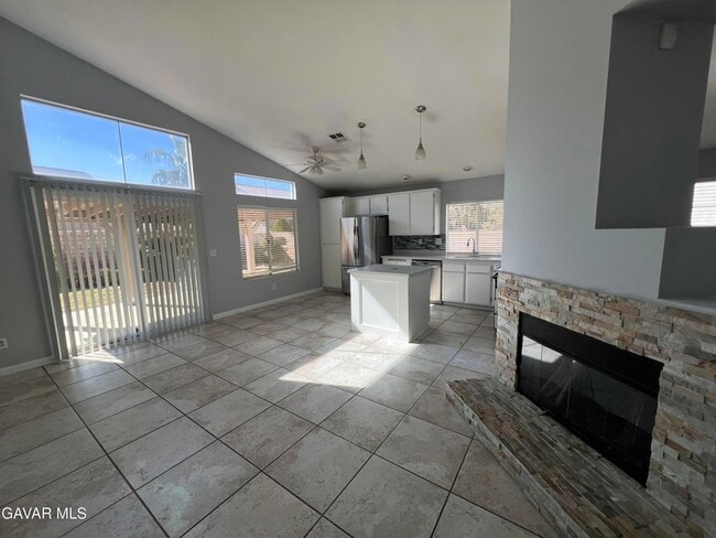 Building Photo - 39821 Milan Dr