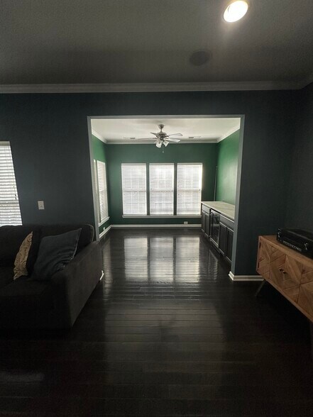 Building Photo - 239 Lincoln St