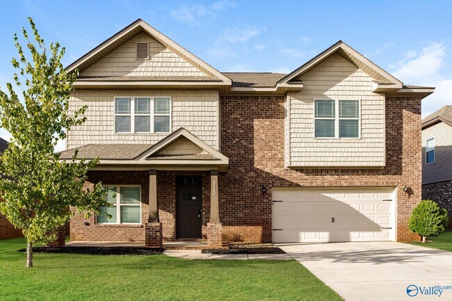 Primary Photo - 213 Iron Cir