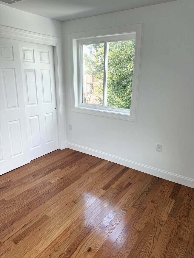 Building Photo - 47 Rill St