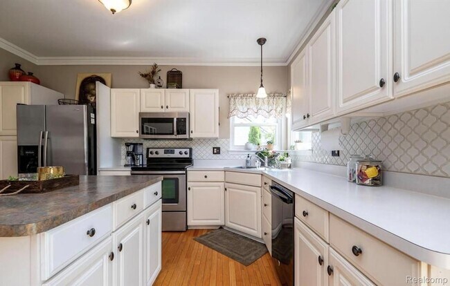 Building Photo - 1760 Dogwood Trail