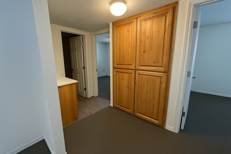 Building Photo - 99 S 600 E