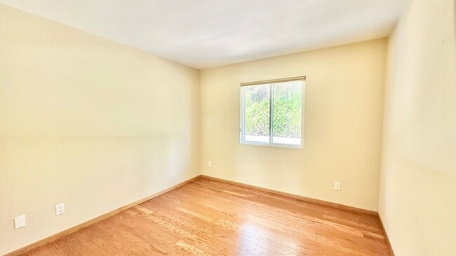 Building Photo - Amazing Location & Sprawling Country Living at its Very Best in this Beautiful Single-Story Home ...