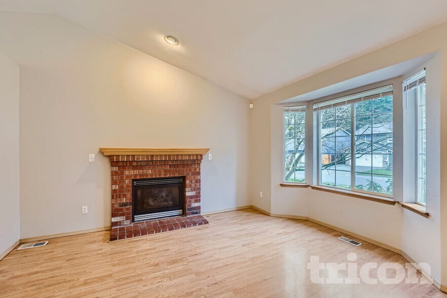 Building Photo - 16829 114th Ave Ct E