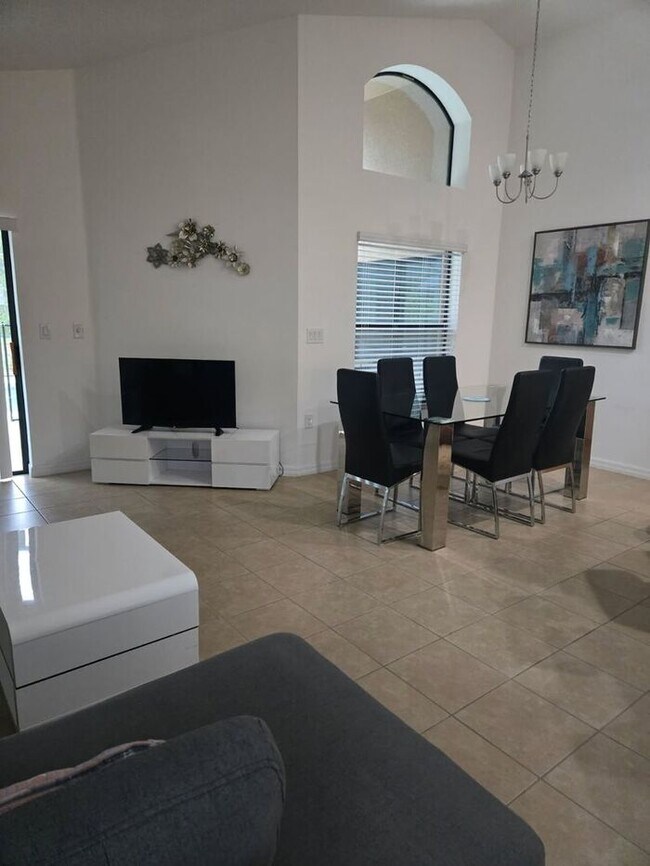 Building Photo - Furnished 4-Bedroom Pool Home in Davenport...