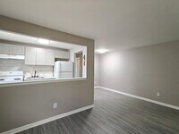 Building Photo - 308 Main St