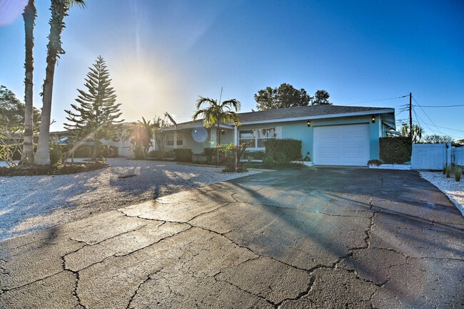 Building Photo - 11548 62nd Ave N