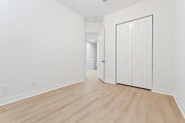 Building Photo - 150 Lismore Ln