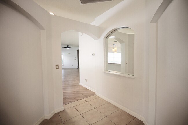 Building Photo - 6428 Waverly Green Way
