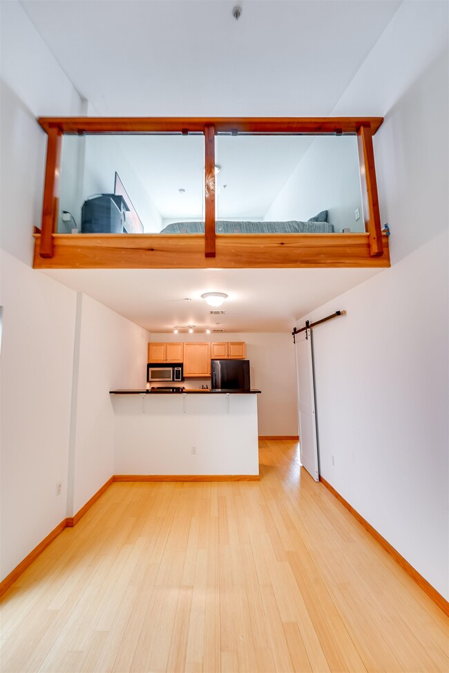 Building Photo - 416 63rd St