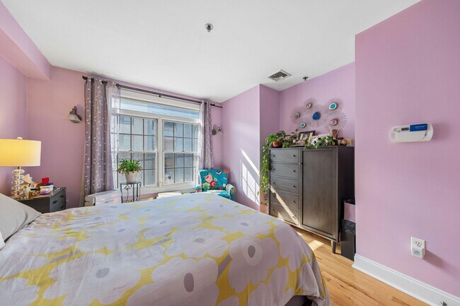 Building Photo - 331 Jefferson St