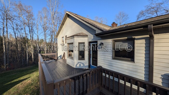 Building Photo - Large Home - Available Furnished or Unfurn...