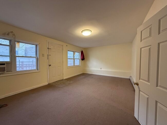 Building Photo - 20 Dales Ave