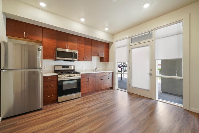 Building Photo - Vero Hills Apartments