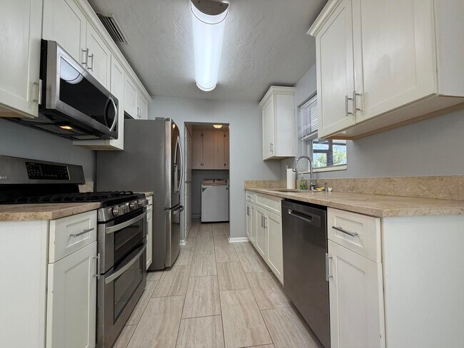 Building Photo - 2640 Bridgeman Rd