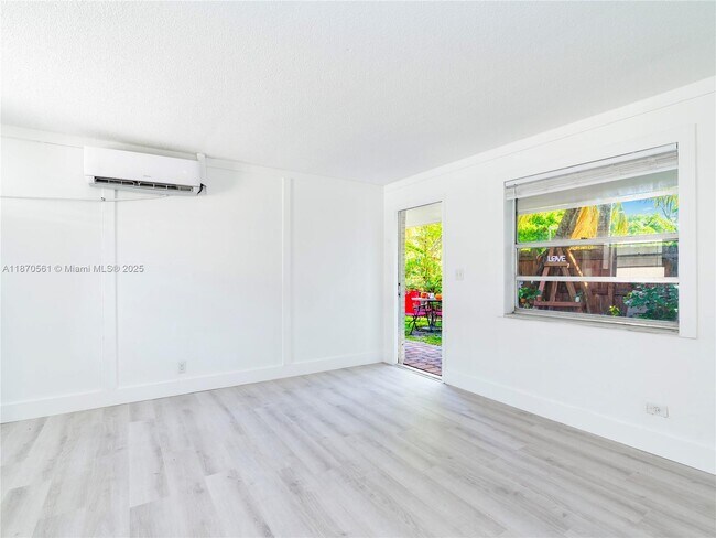 Building Photo - 2020 Miami Rd