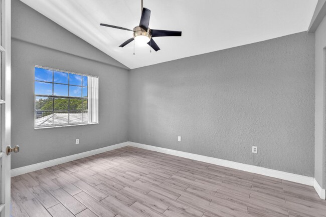 Building Photo - 2850 N Oakland Forest Dr