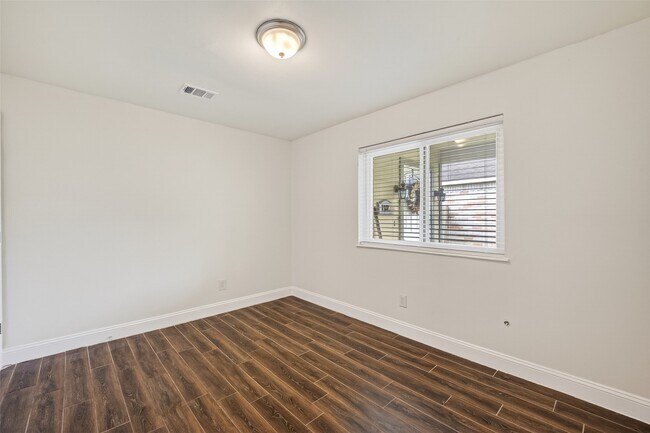 Building Photo - 13010 Abalone Way