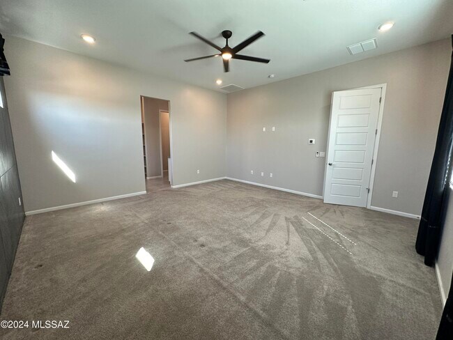 Building Photo - 12474 N Appling Ave