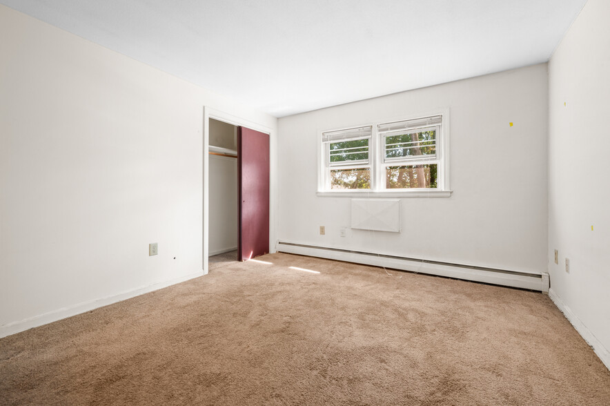 Building Photo - 38 Deerfield Ct