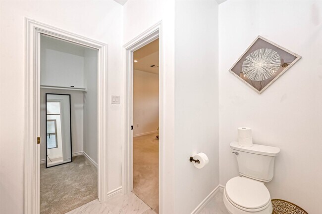 Building Photo - 5613 St Paul St