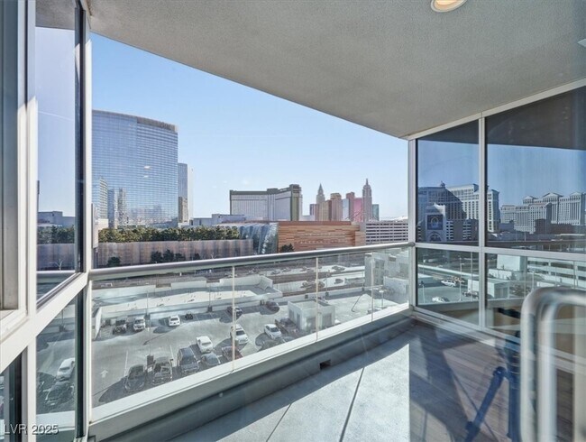 Building Photo - 4575 Dean Martin Dr