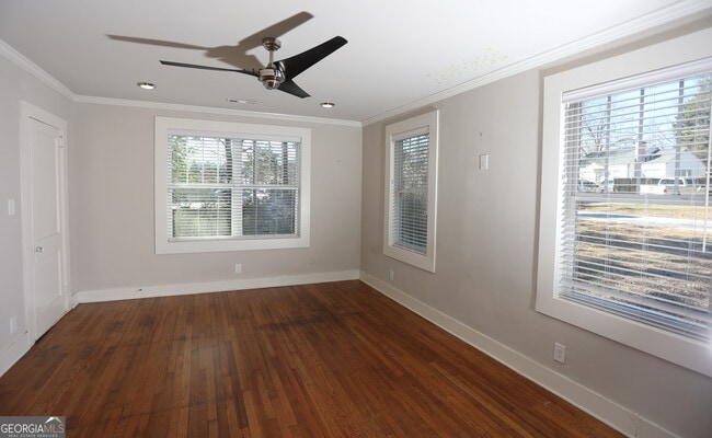 Building Photo - 68 Hayes St