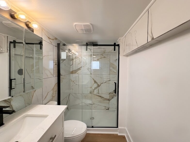 Building Photo - 5834 Phillips Ave