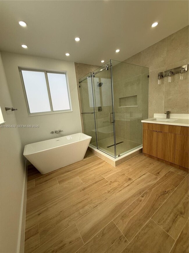 Building Photo - 1981 SW 33rd Ave