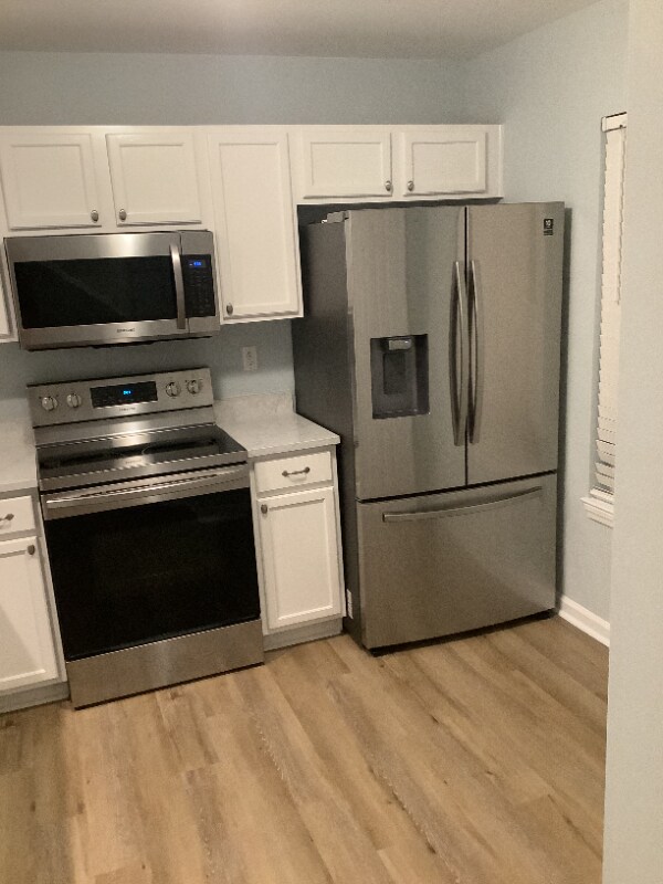 Building Photo - 1198 Island Club Dr