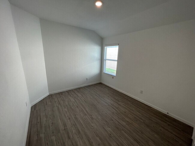 Building Photo - Dual Primary Suites! Spacious Home w/ Open Kitchen & Community Pool!