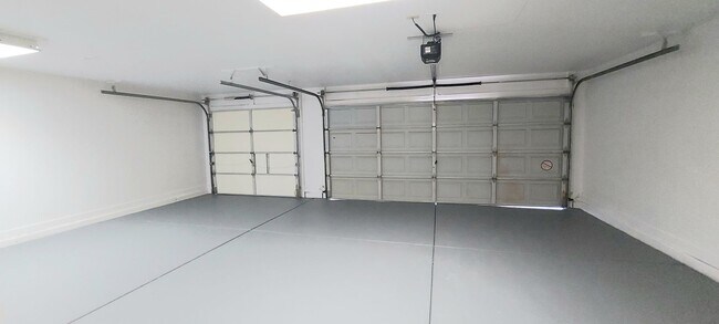 Building Photo - *JUST REMODELED* DONT MISS OUT ON THIS 4 BEDROOM 2 BATH ** PRIME CHANDLER LOCATION