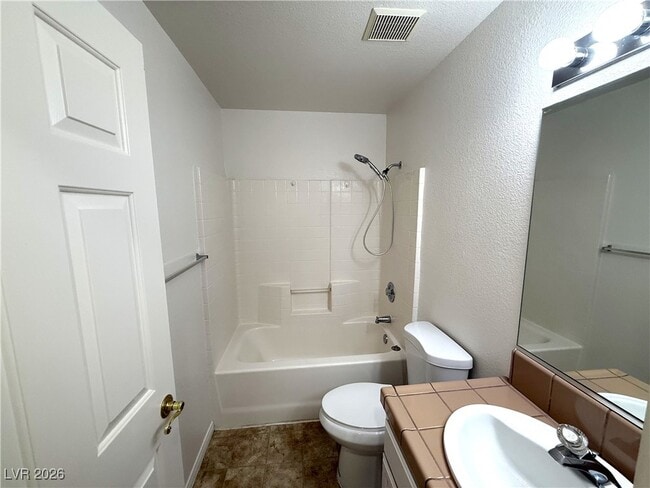 Building Photo - 448 Comstock Ave