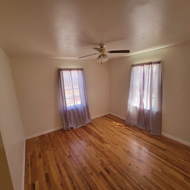 Building Photo - House for rent