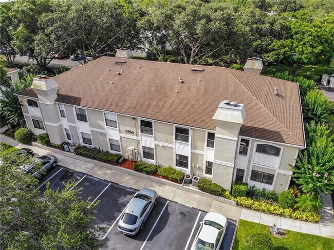 Building Photo - 2240 Valencia Rd