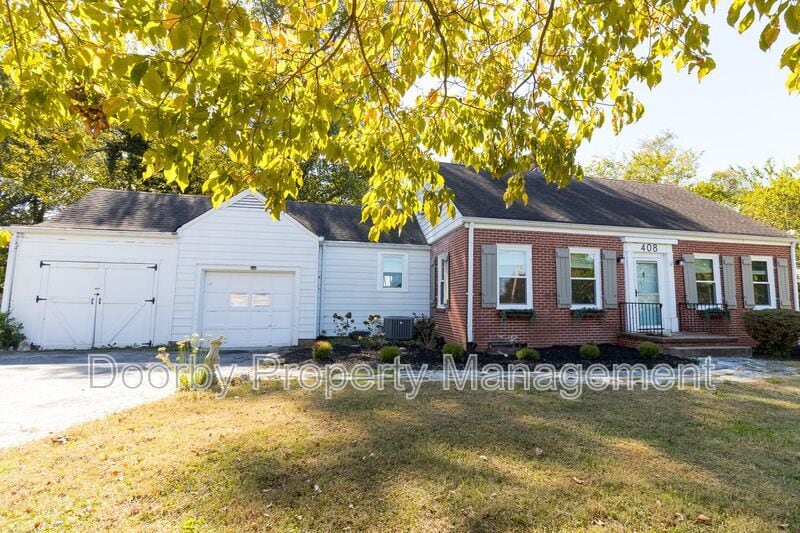 Primary Photo - 408 Frazier Dr