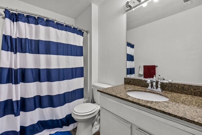 Building Photo - Rent in Virginia Beach!