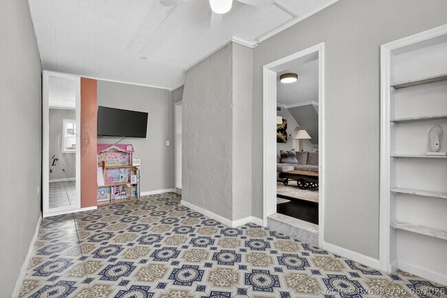 Building Photo - 412 El Prado