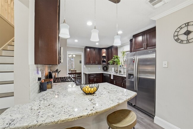 Building Photo - 1306 Carriage Dr