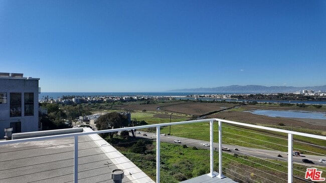 Building Photo - 8120 Billowvista Dr