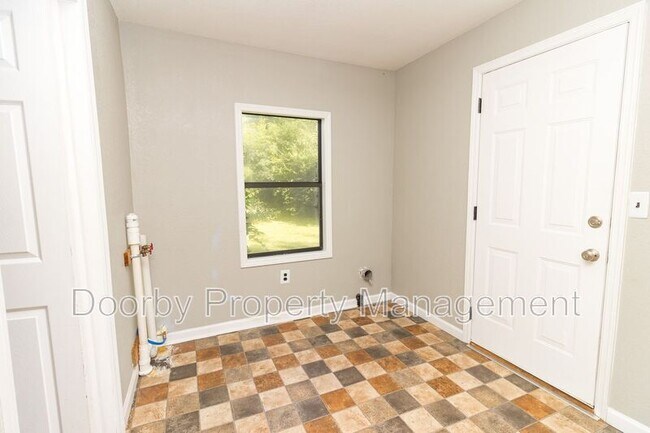 Building Photo - 1164 Chippewah Dr