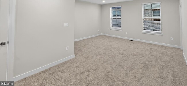 Building Photo - 2542 -A Verona Pl