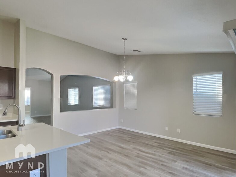 Building Photo - 3412 W Fraktur Rd