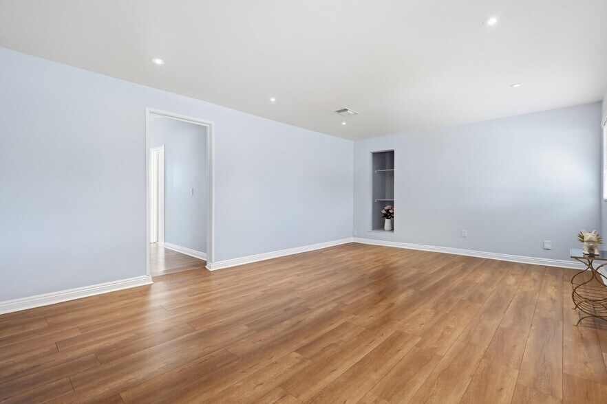 Building Photo - 6120 Case Ave