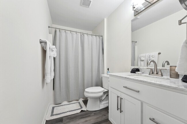 Building Photo - 214 Bridgefield Pl