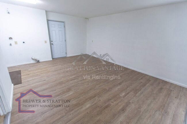 Building Photo - 18414 N 129th Ave