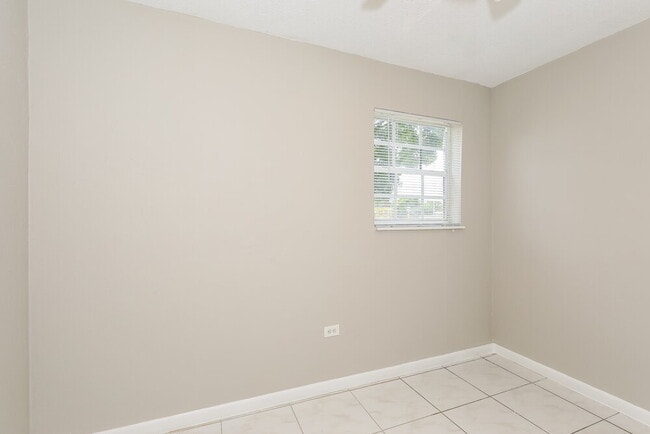 Building Photo - 7311 Miramar Pkwy