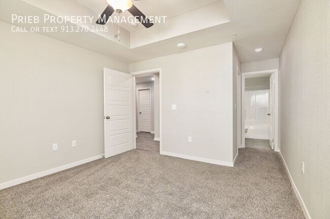 Building Photo - 12321 S Chelsea St