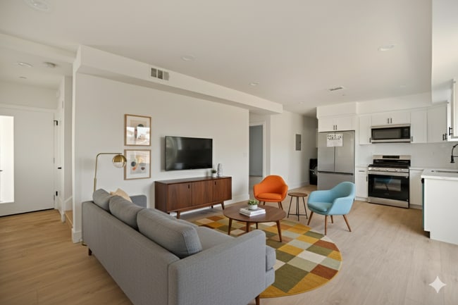 Building Photo - BRAND NEW TOWNHOUSE! One Month Free!